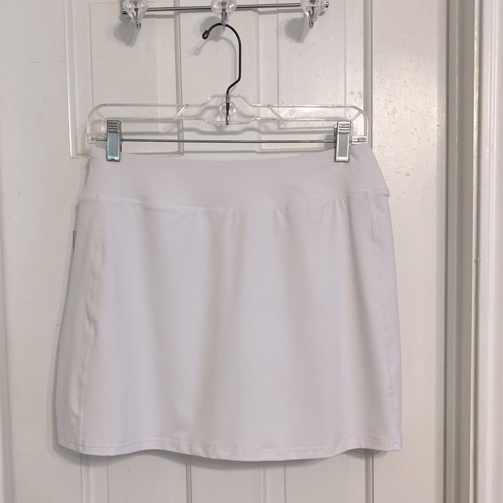 BlevonH White Skort Size M